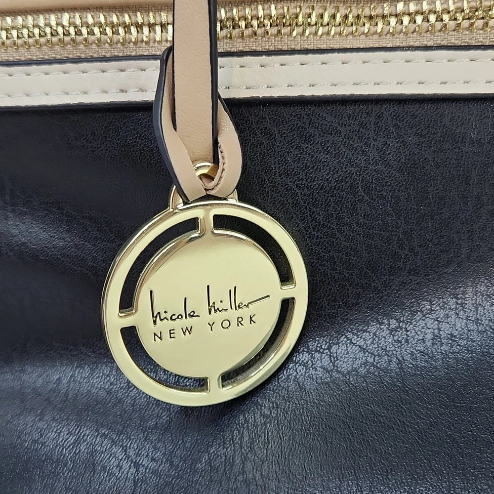 Nicole Miller vegan signature bag. Size 13 X 9